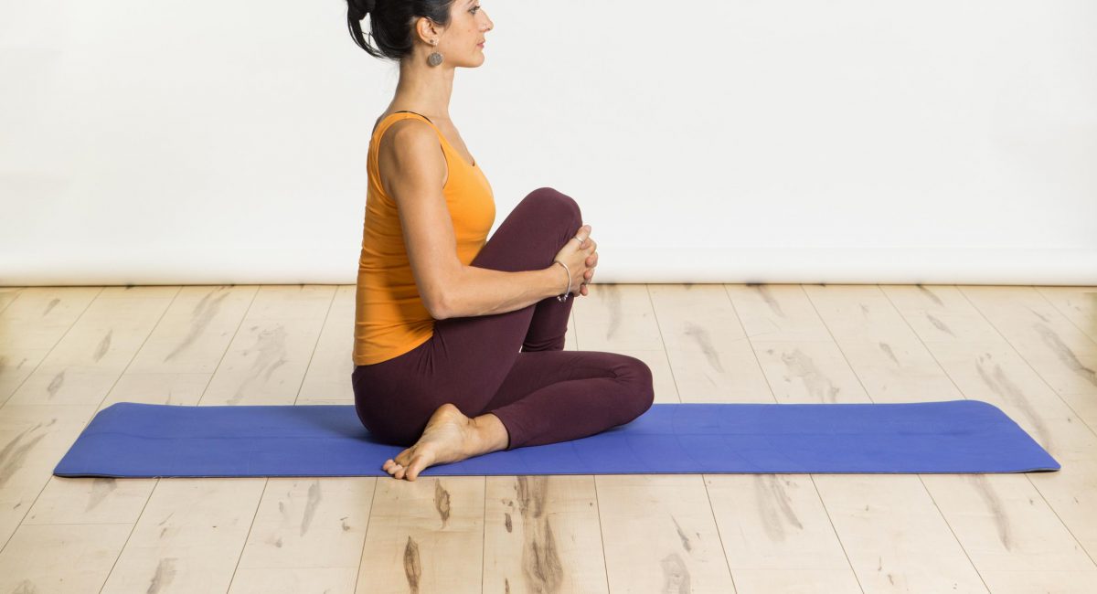 Ardha Matsyendrasana - Vivere.yoga - Vivere lo Yoga Eventi