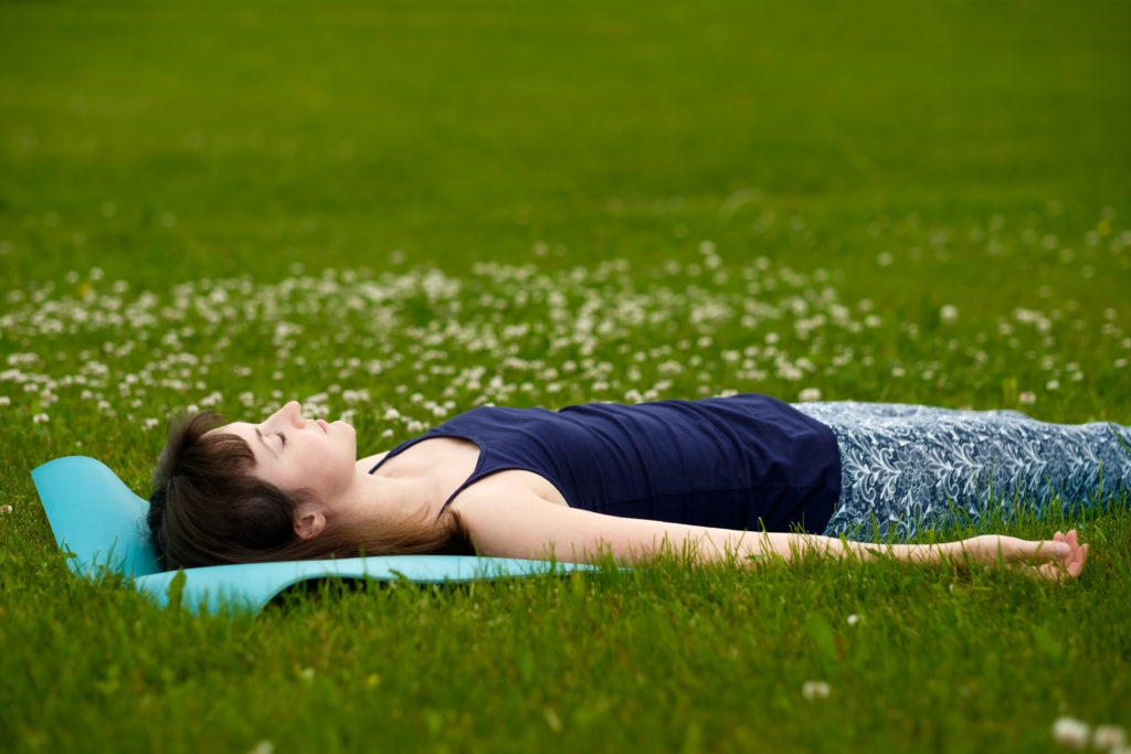 yoga cortisolo savasana